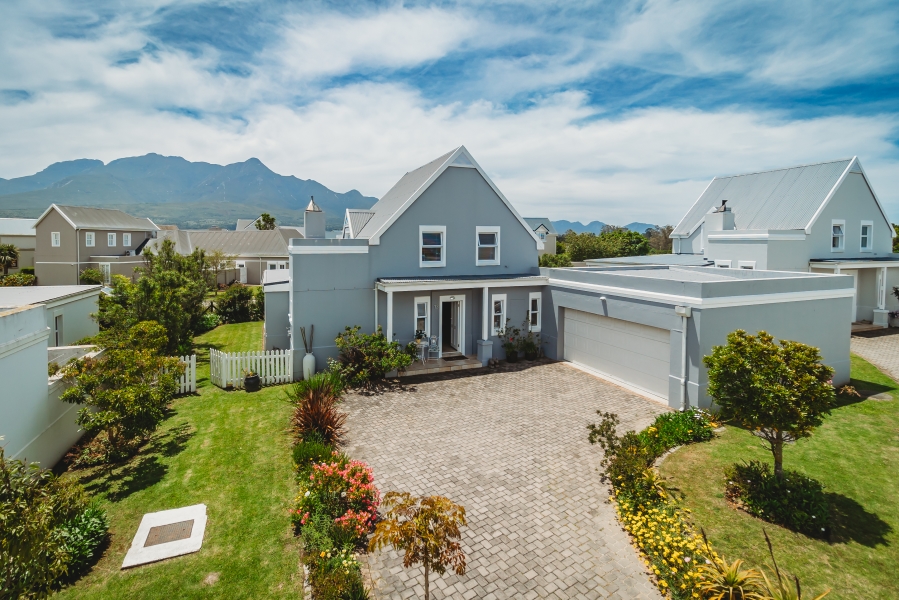 3 Bedroom Property for Sale in Kingswood Golf Estate Western Cape